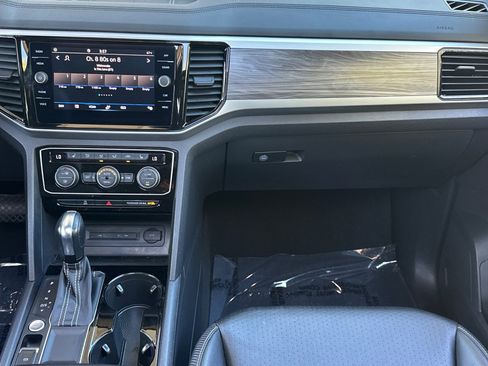 Used 2022 Volkswagen Atlas Cross Sport SE w/ Panoramic Sunroof Package FWD image 33