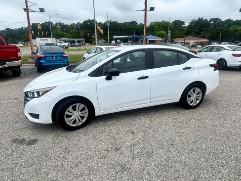 Used 2023 Nissan Versa S FWD image 12