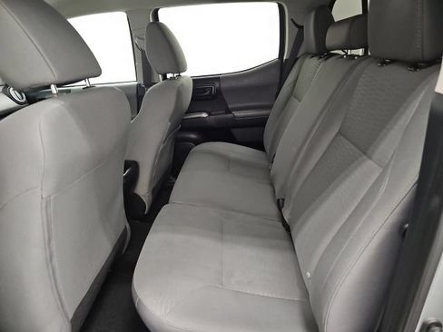 Used 2019 Toyota Tacoma SR5 AWD/4WD image 27