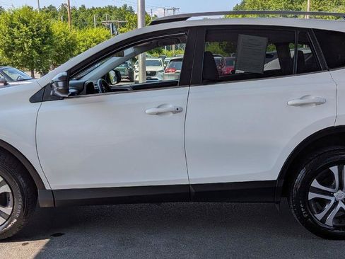 Used 2016 Toyota RAV4 LE AWD/4WD image 5