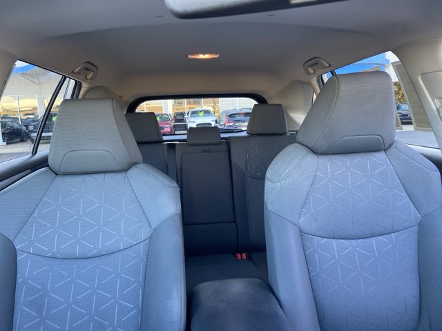 Used 2021 Toyota RAV4 XLE FWD image 19