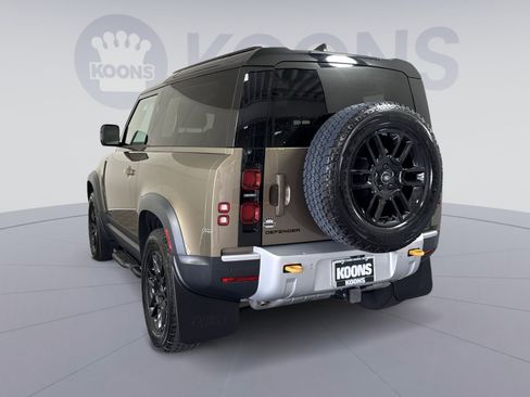 Used 2023 Land Rover Defender 90 S AWD/4WD image 4