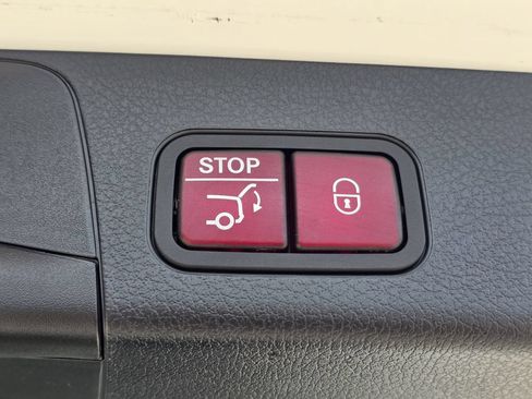 Used 2021 Mercedes-Benz GLB 250 image 20