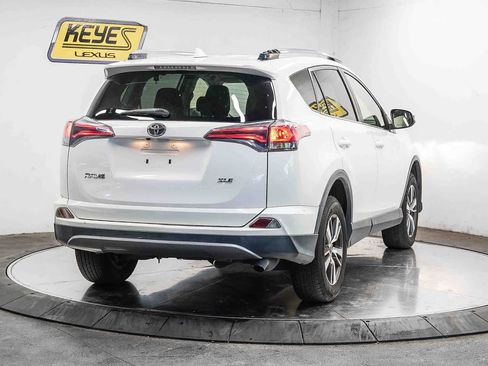 Used 2017 Toyota RAV4 XLE w/ Carpet Mat Package FWD image 4
