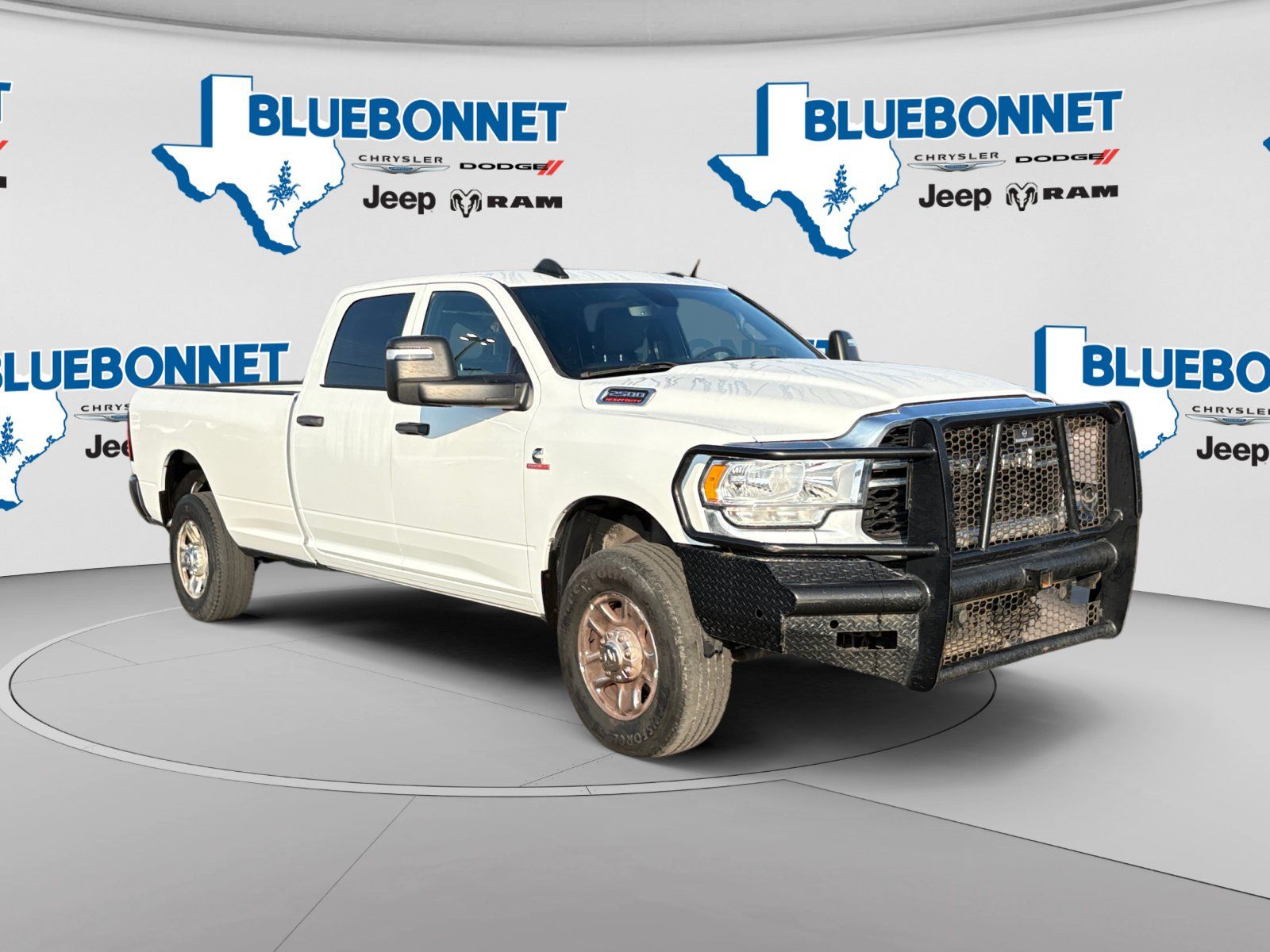 Used 2024 RAM 2500 Tradesman w/ Chrome Appearance Group AWD/4WD image 3