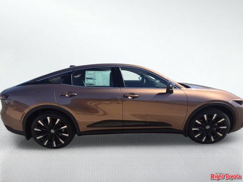 New 2026 Toyota Crown Platinum AWD/4WD image 8