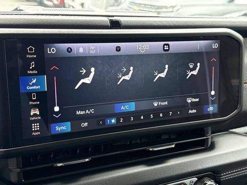Used 2026 Jeep Wrangler Unlimited Rubicon AWD/4WD image 17