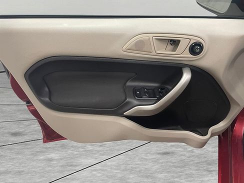 Used 2013 Ford Fiesta SE w/ Interior Protection Pkg image 12