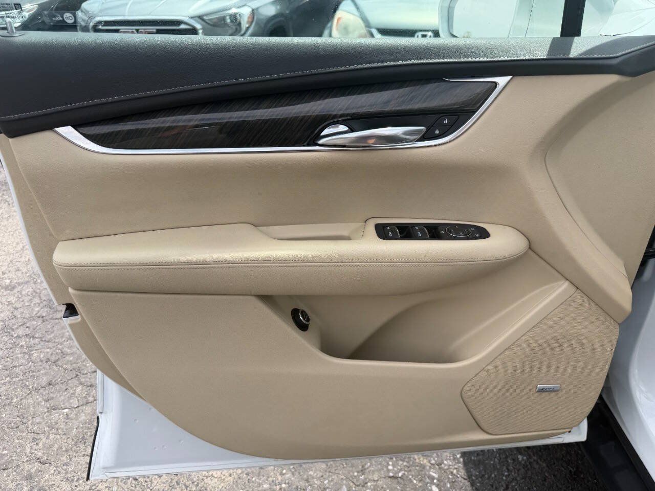 Used 2017 Cadillac XT5 FWD image 20