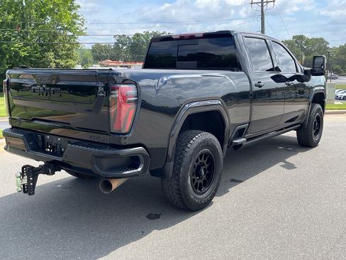 Used 2024 GMC Sierra 2500 AT4 w/ AT4 Premium Plus Package AWD/4WD image 9