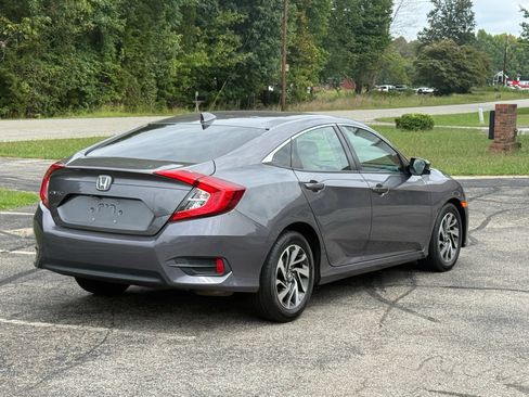 Used 2018 Honda Civic EX image 4