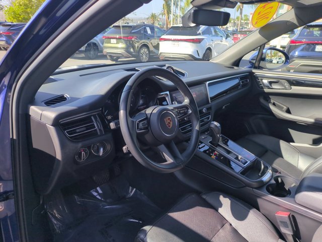 Used 2024 Porsche Macan AWD/4WD image 13