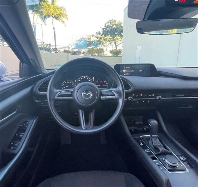 Used 2020 MAZDA MAZDA3 Sedan FWD image 13