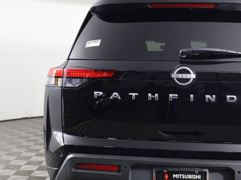 Used 2024 Nissan Pathfinder S image 13