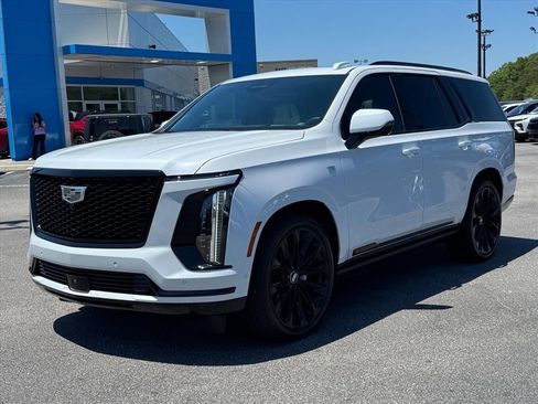 Used 2026 Cadillac Escalade Platinum Sport w/ LPO, ONYX Package AWD/4WD image 7