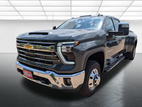 New 2026 Chevrolet Silverado 3500 LTZ w/ LTZ Plus Package AWD/4WD image 31