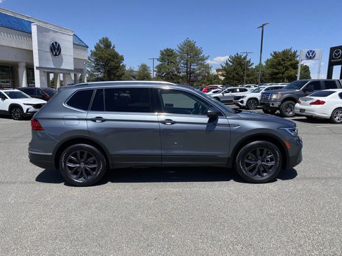 Certified 2022 Volkswagen Tiguan SE FWD image 55