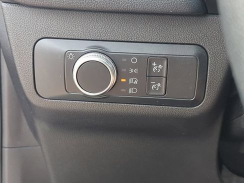 Used 2020 Ford Escape SE FWD image 21