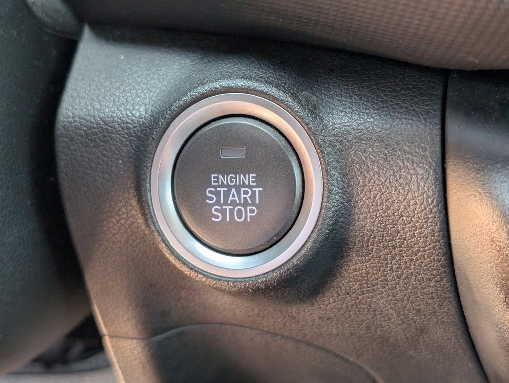 Used 2022 Hyundai Kona SEL FWD image 26