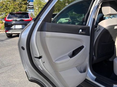 Used 2019 Hyundai Tucson SE AWD/4WD image 42
