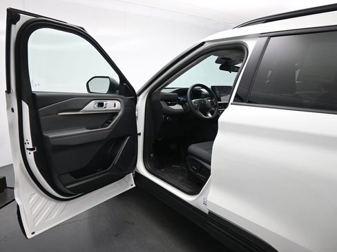 New 2026 Ford Explorer Active AWD/4WD image 8