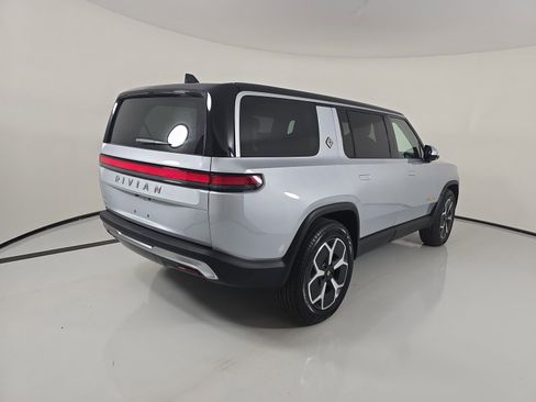 Used 2024 Rivian R1S Adventure AWD/4WD image 5