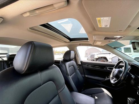 Used 2022 Honda Civic Touring image 14