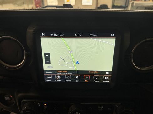 Used 2023 Jeep Gladiator Overland w/ Popular Equipment Package image 19