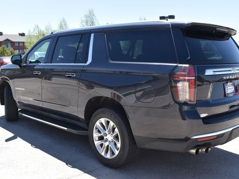 Used 2024 Chevrolet Suburban Premier AWD/4WD image 7