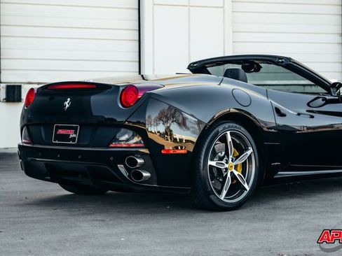 Used 2014 Ferrari California image 60