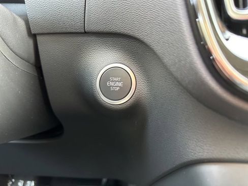 Certified 2023 Volvo XC40 B5 Plus w/ Climate Package image 28