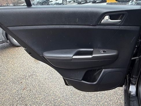Used 2019 Kia Sportage LX image 16