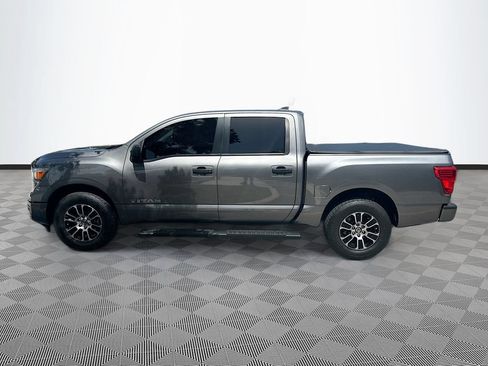 Used 2022 Nissan Titan SV RWD image 9