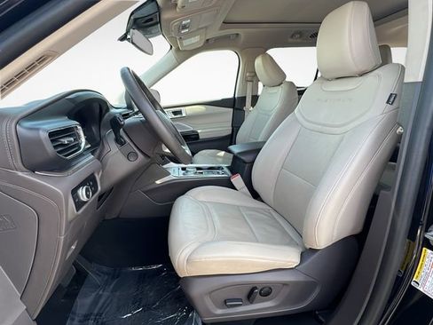 Used 2023 Ford Explorer Platinum w/ Technology Package AWD/4WD image 24