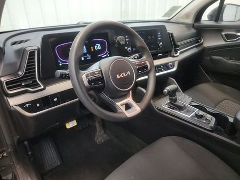 Used 2023 Kia Sportage LX image 6