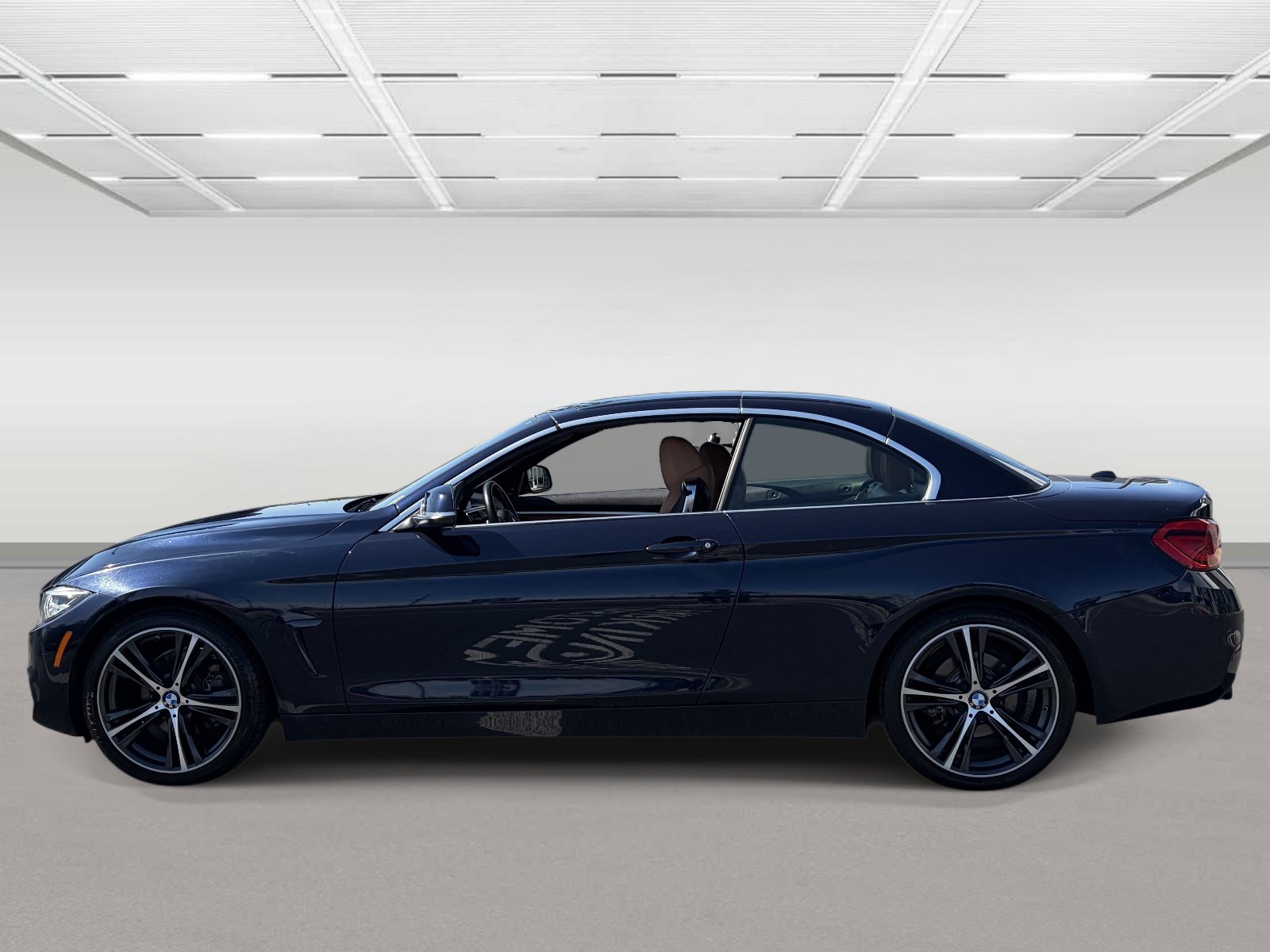 Used 2018 BMW 430i Convertible RWD image 2