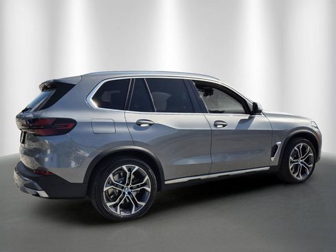 Used 2026 BMW X5 xDrive50e AWD/4WD image 6