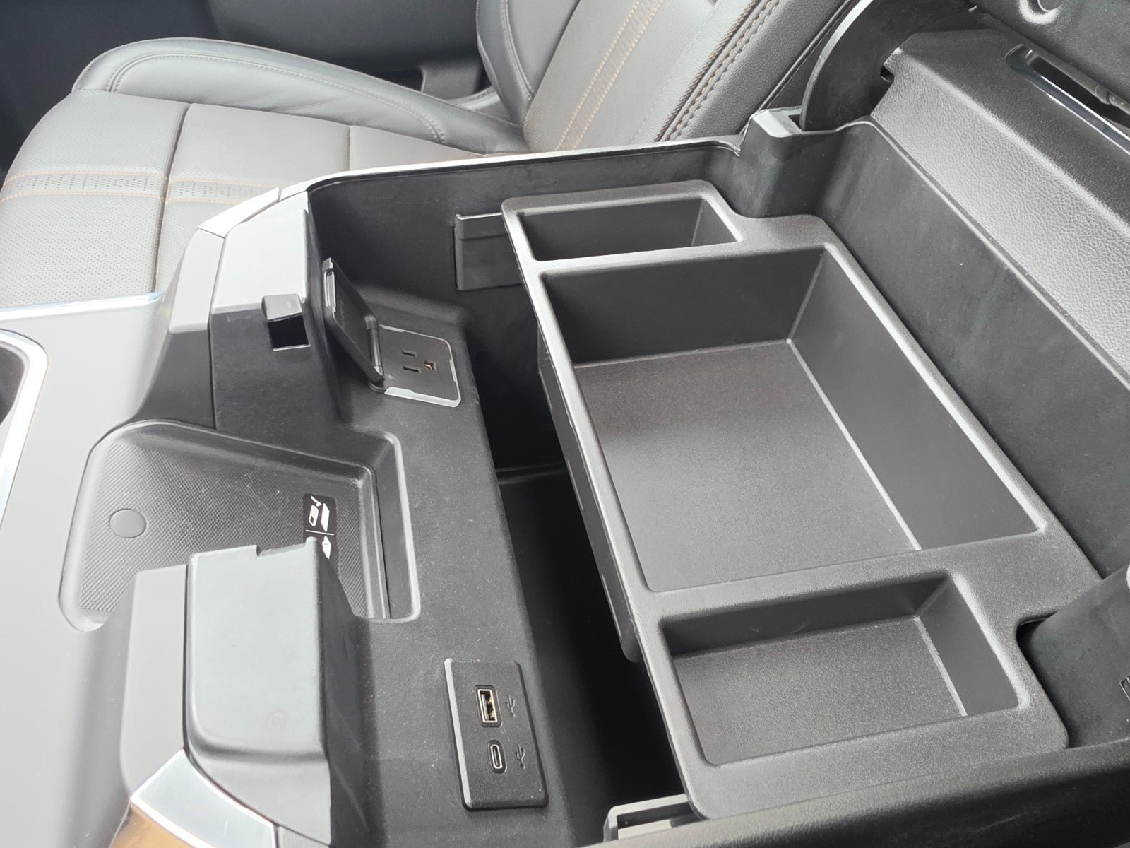 Used 2025 Chevrolet Silverado 2500 High Country w/ High Country Premium Package AWD/4WD image 56