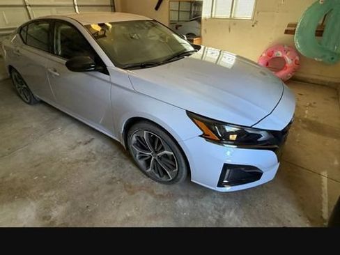 Used 2025 Nissan Altima 2.5 SR FWD image 1
