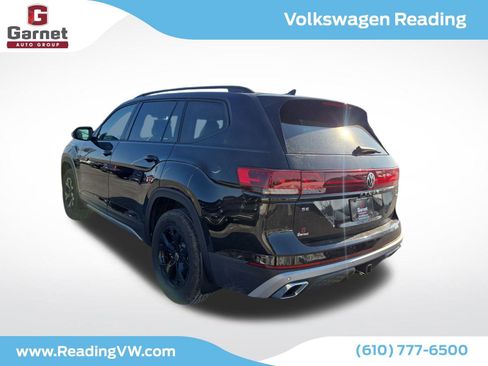 New 2026 Volkswagen Atlas Peak Edition image 3