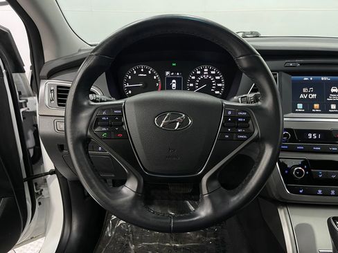 Used 2017 Hyundai Sonata Sport w/ Value Edition Package 02 image 21