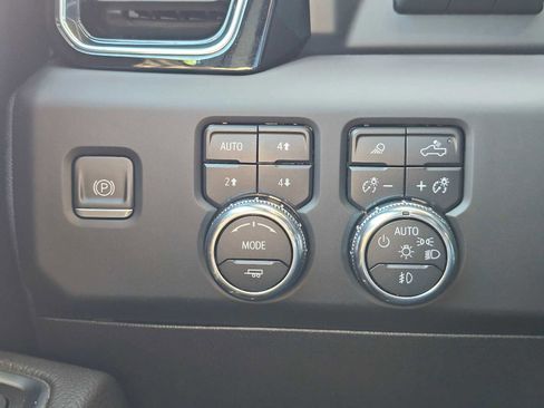 Used 2024 GMC Sierra 2500 Denali w/ Denali Reserve Package image 28