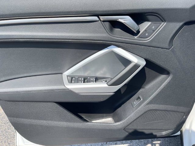 Used 2025 Audi Q3 2.0T Premium AWD/4WD image 28
