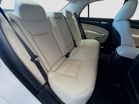 Used 2023 Chrysler 300 Touring L image 13