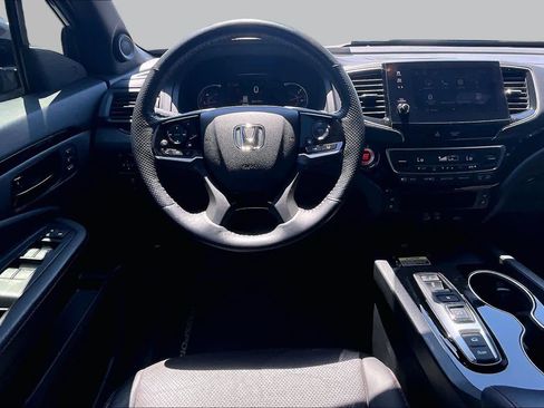 Certified 2024 Honda Passport Black Edition image 39