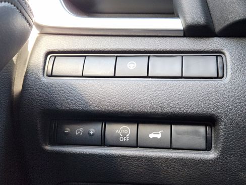 Used 2024 Nissan Rogue SV image 21