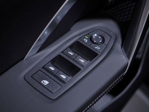 Used 2025 BMW X1 xDrive28i image 11