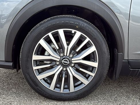 Used 2023 Nissan Kicks SV FWD image 30