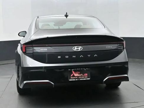 Used 2025 Hyundai Sonata SEL FWD image 8