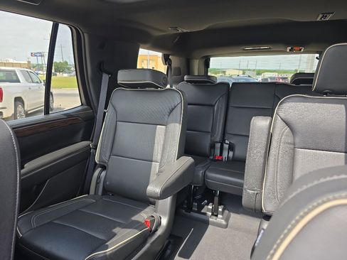 Used 2022 Chevrolet Tahoe Premier w/ Texas Edition AWD/4WD image 8